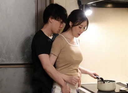 Người mẹ kế khoái cảm cùng con chồng