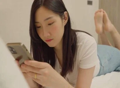 Người vợ bị chồng cắm sừng ăn vụng cùng anh nhân viên giao hàng